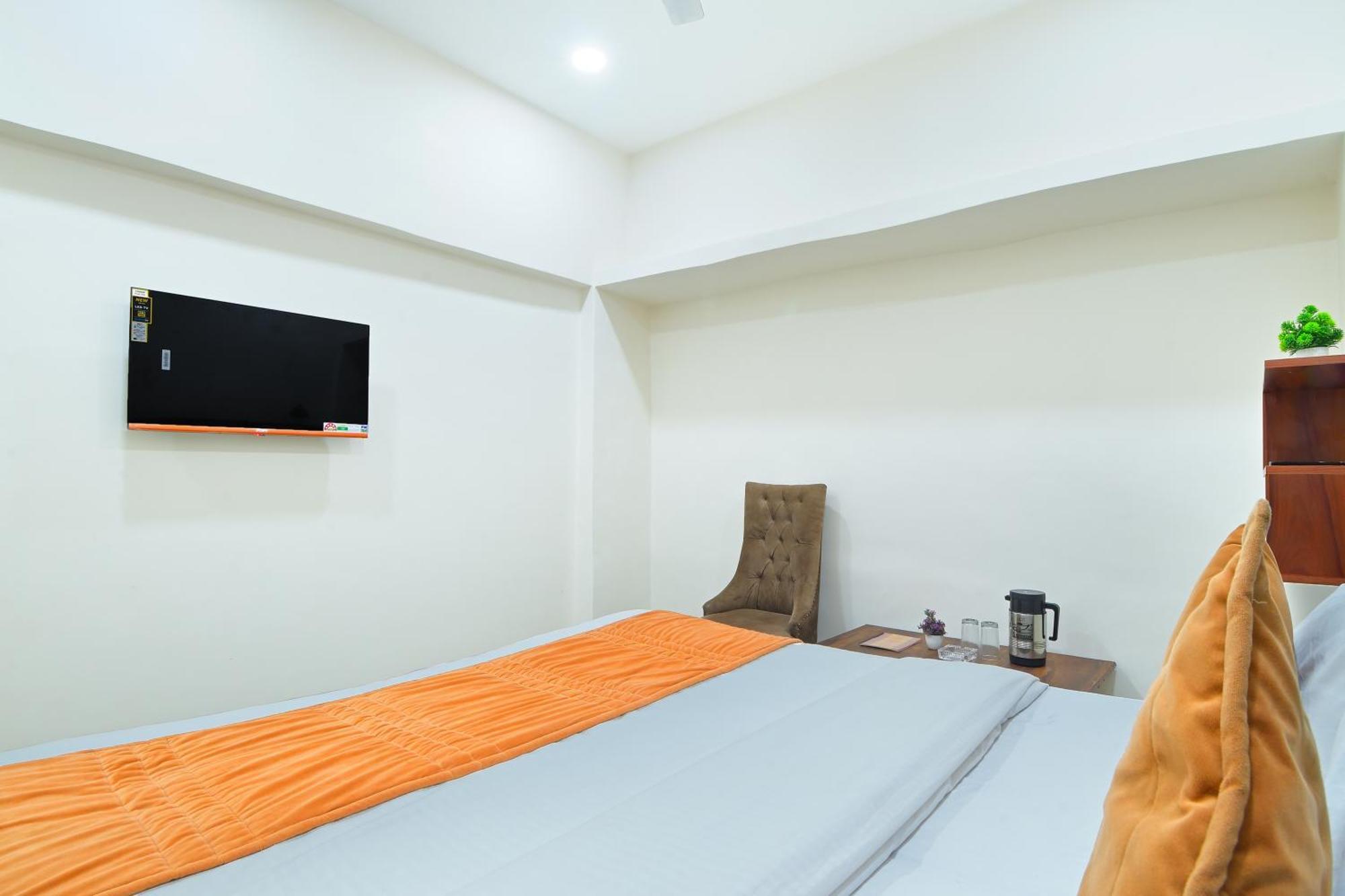 Chowdhry Tourist Lodge - New Delhi Railway Station - 2 Minutes Walk Εξωτερικό φωτογραφία
