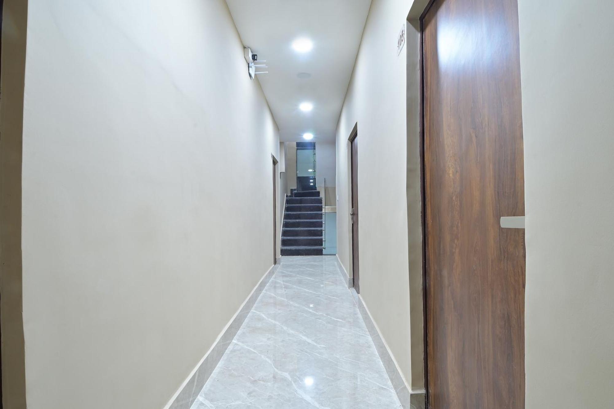 Chowdhry Tourist Lodge - New Delhi Railway Station - 2 Minutes Walk Εξωτερικό φωτογραφία