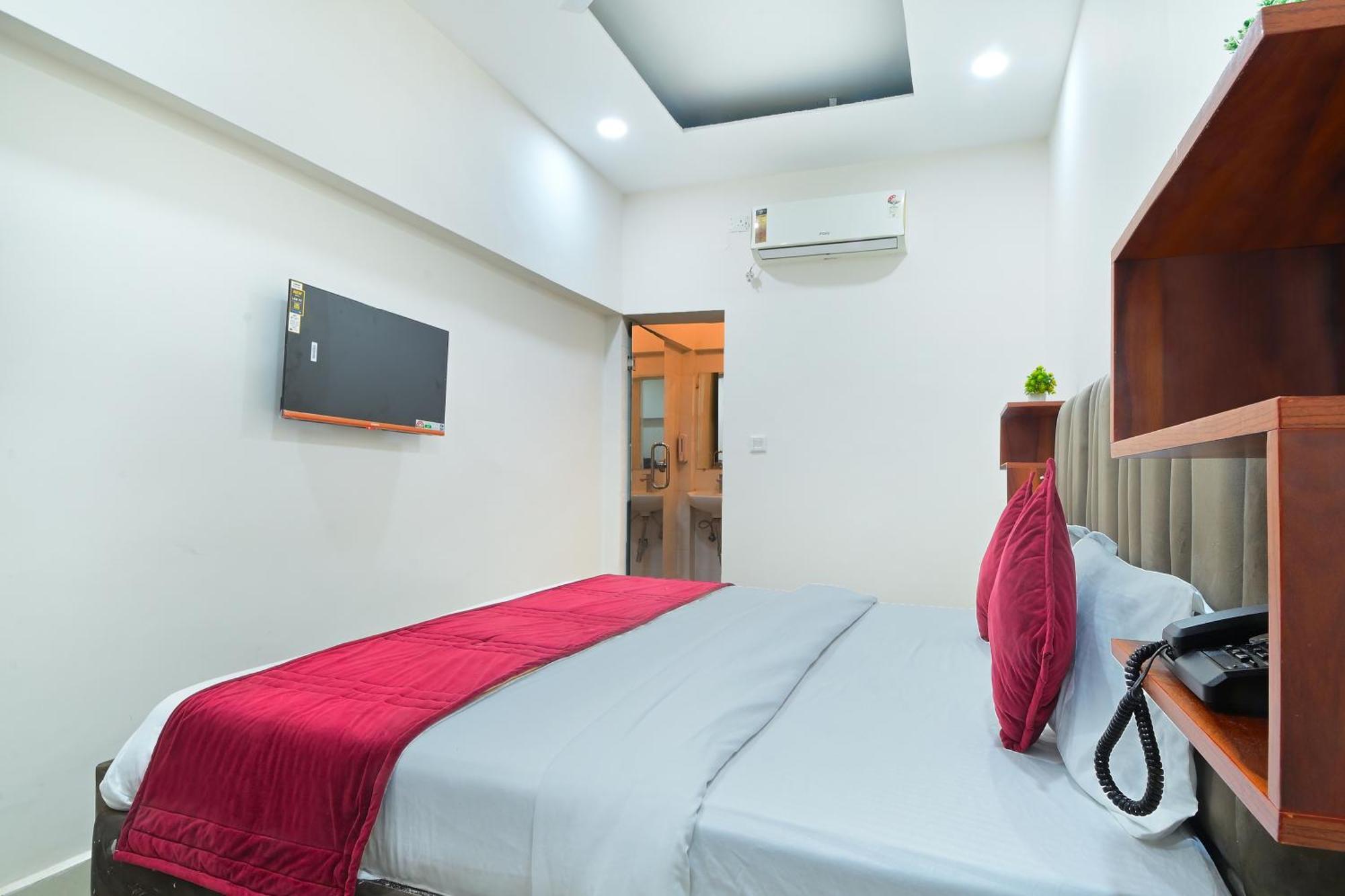 Chowdhry Tourist Lodge - New Delhi Railway Station - 2 Minutes Walk Εξωτερικό φωτογραφία