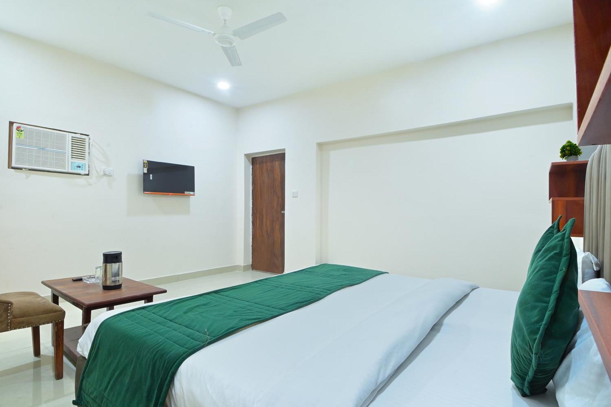 Chowdhry Tourist Lodge - New Delhi Railway Station - 2 Minutes Walk Εξωτερικό φωτογραφία