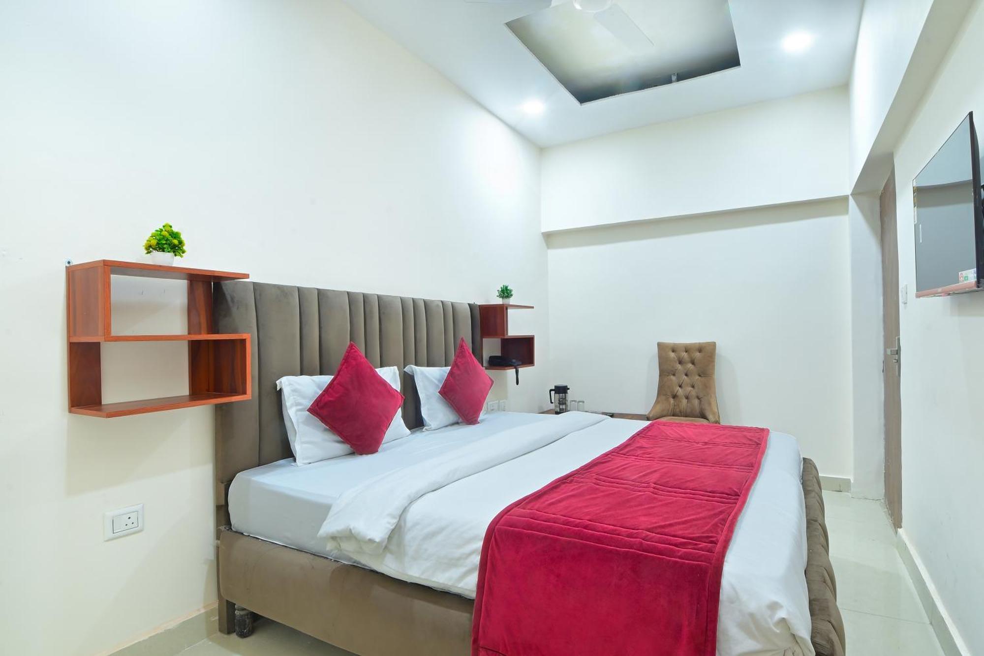 Chowdhry Tourist Lodge - New Delhi Railway Station - 2 Minutes Walk Εξωτερικό φωτογραφία
