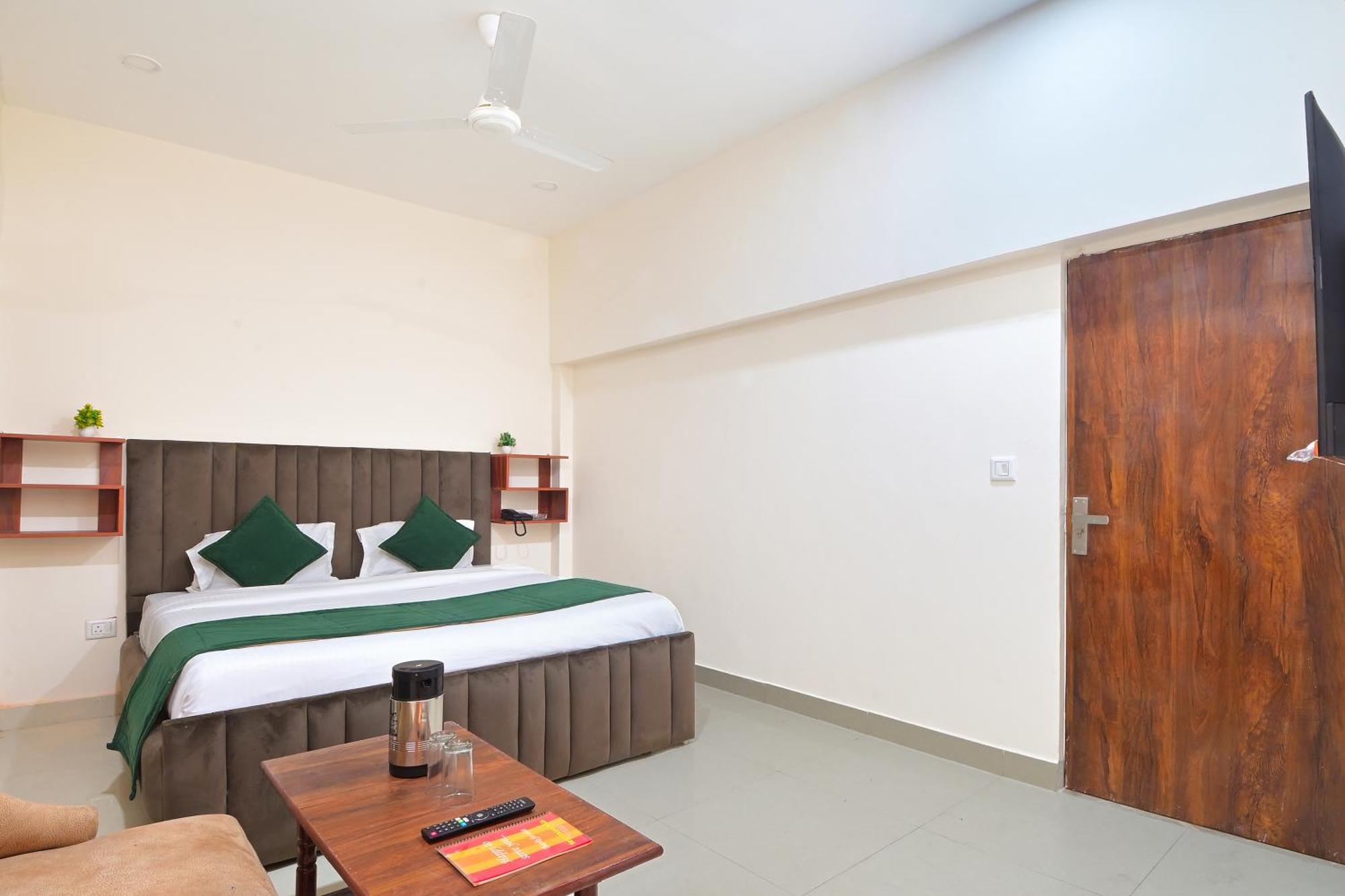 Chowdhry Tourist Lodge - New Delhi Railway Station - 2 Minutes Walk Εξωτερικό φωτογραφία