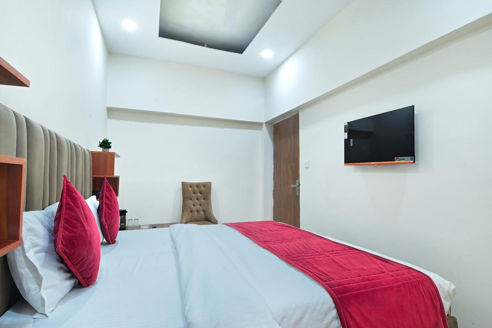Chowdhry Tourist Lodge - New Delhi Railway Station - 2 Minutes Walk Εξωτερικό φωτογραφία
