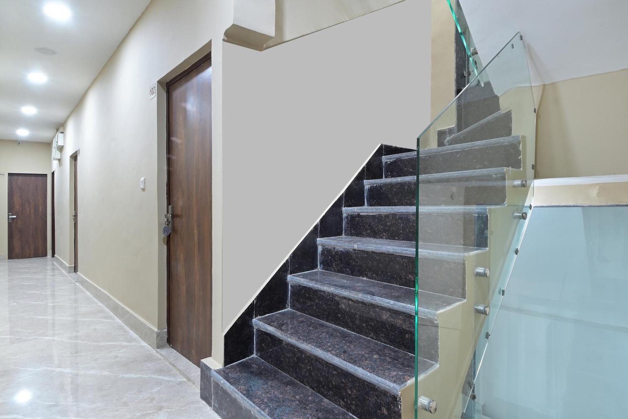 Chowdhry Tourist Lodge - New Delhi Railway Station - 2 Minutes Walk Εξωτερικό φωτογραφία