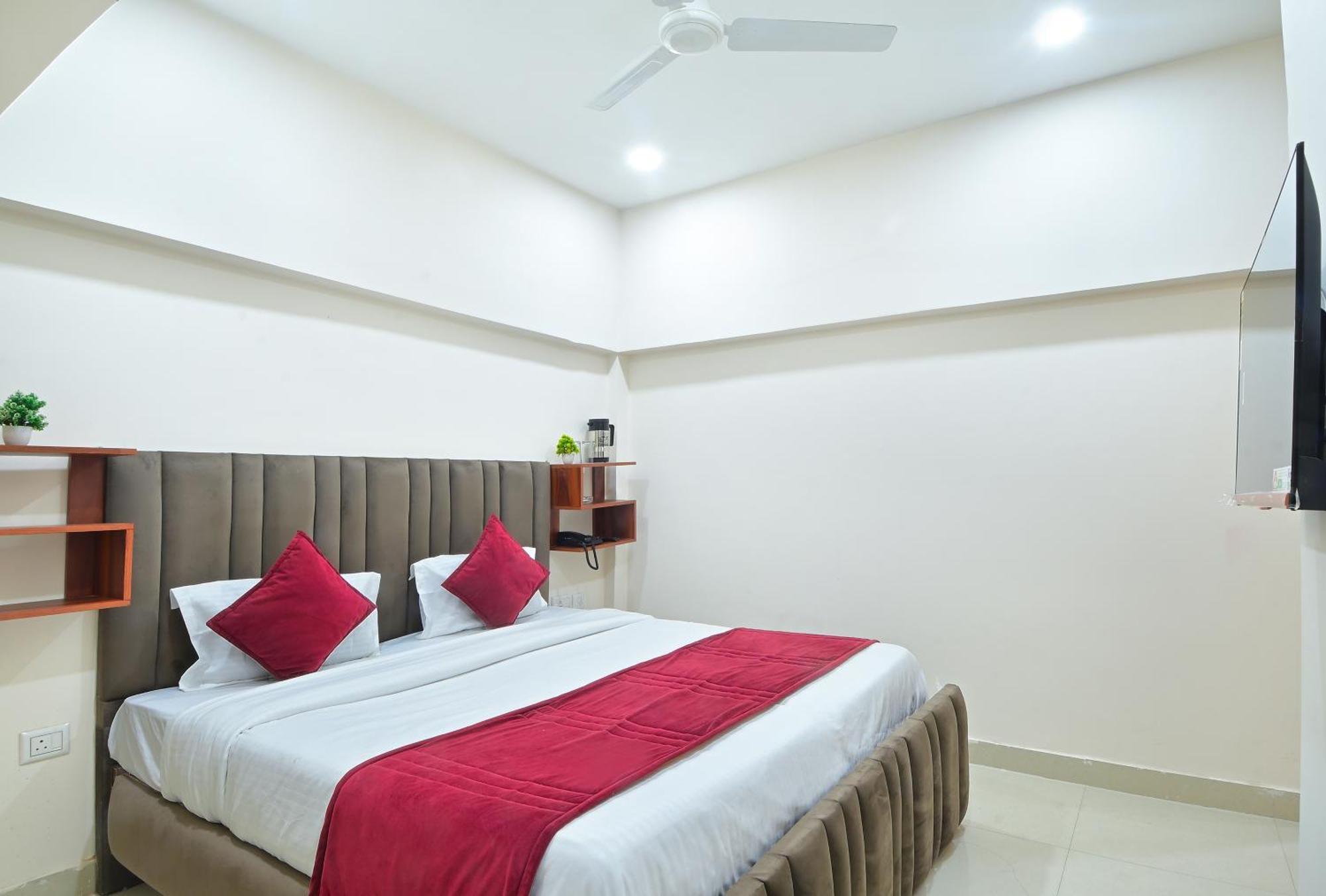 Chowdhry Tourist Lodge - New Delhi Railway Station - 2 Minutes Walk Εξωτερικό φωτογραφία