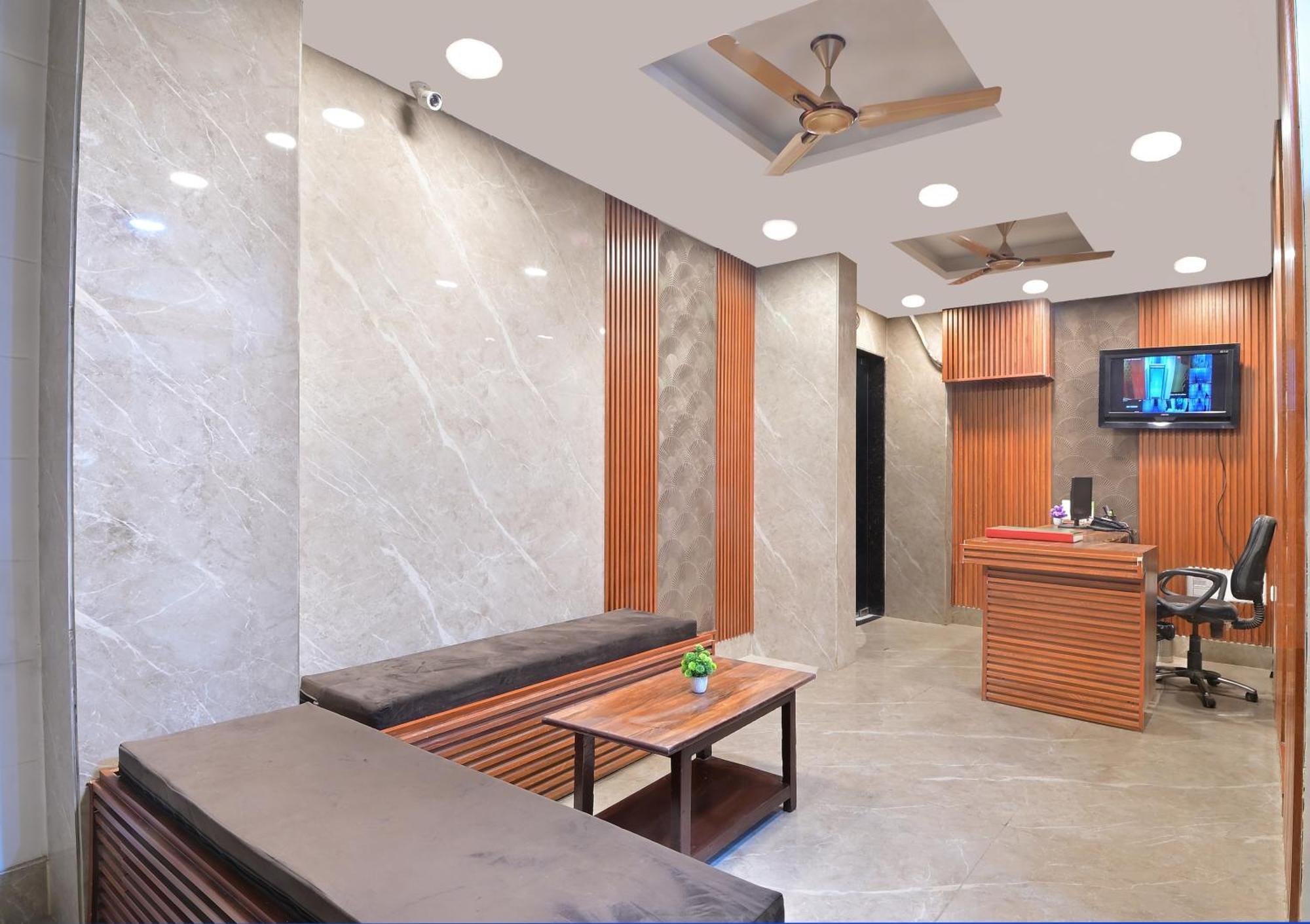 Chowdhry Tourist Lodge - New Delhi Railway Station - 2 Minutes Walk Εξωτερικό φωτογραφία