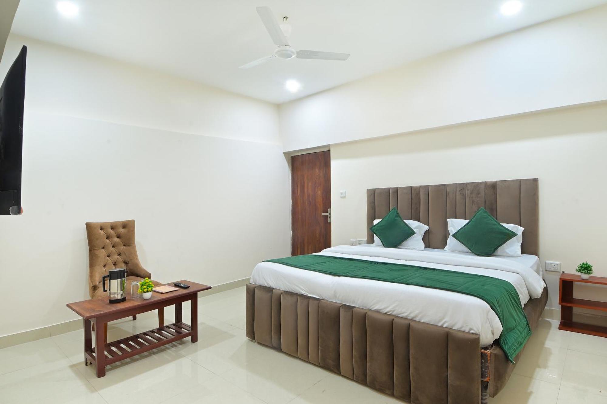 Chowdhry Tourist Lodge - New Delhi Railway Station - 2 Minutes Walk Εξωτερικό φωτογραφία